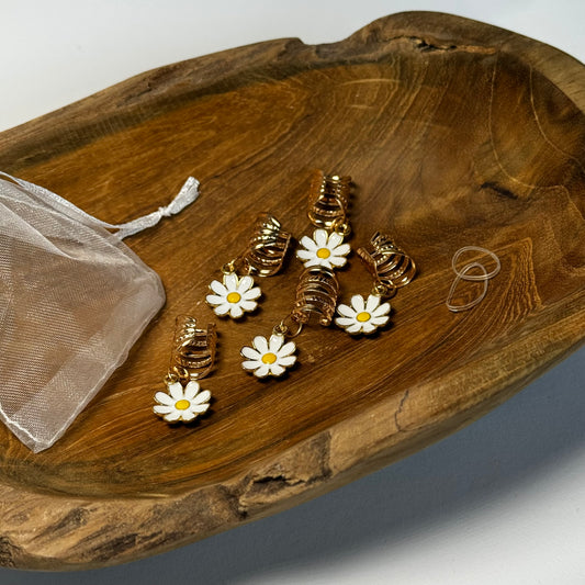Daisy cuff‘s